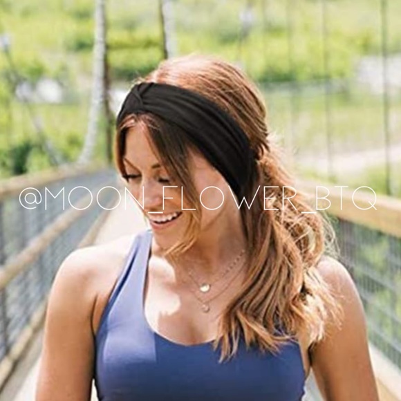 🔴SALE 3/$20🔴 Boho Turban Headband Ear Warmer Black - Picture 3 of 8